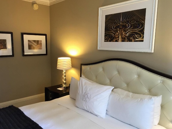 Kensington Park Hotel image 6